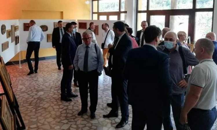 Konjičko kulturno ljeto: Otvorena izložba konjičkog drvorezbara 