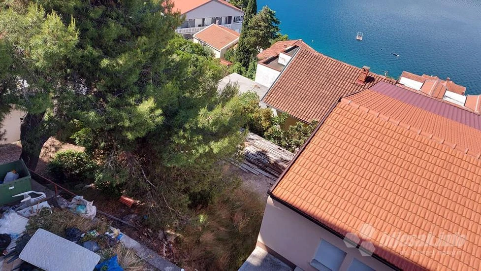 Neum: Plakati gdje im nije mjesto i pogled koji nitko ne može platiti