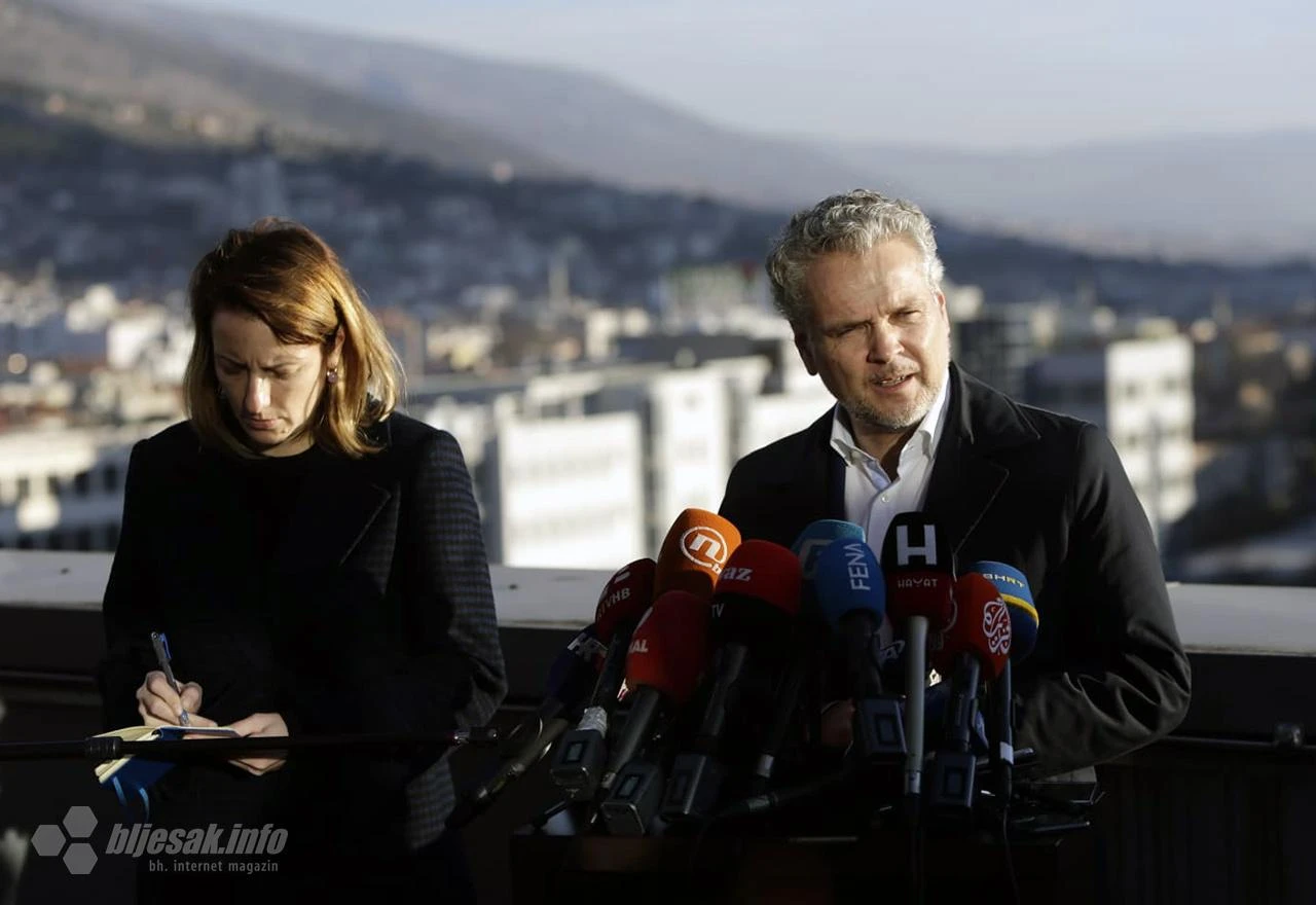 Daleko od EU, daleko od zatvaranja OHR-a