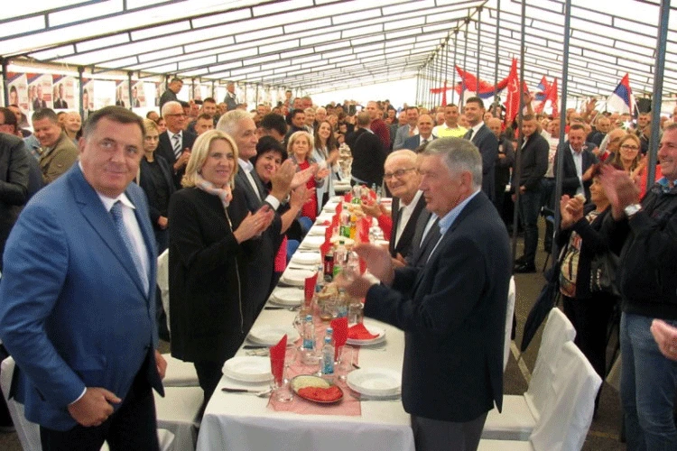 Dodik najavio masovno okupljanja članova SNSD-a na Manjači