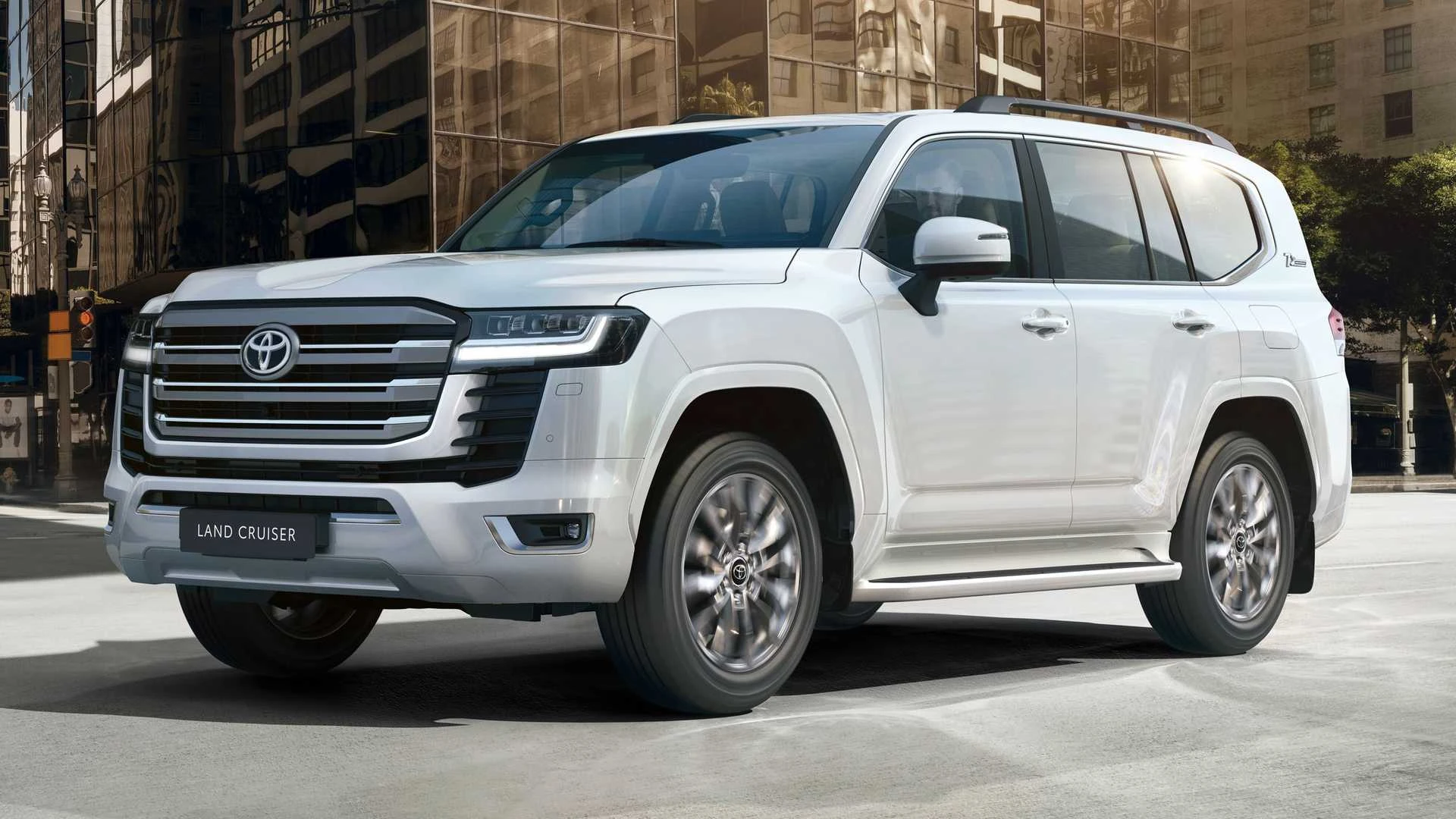 Novi Toyota Land Cruiser, tenk za odabrane