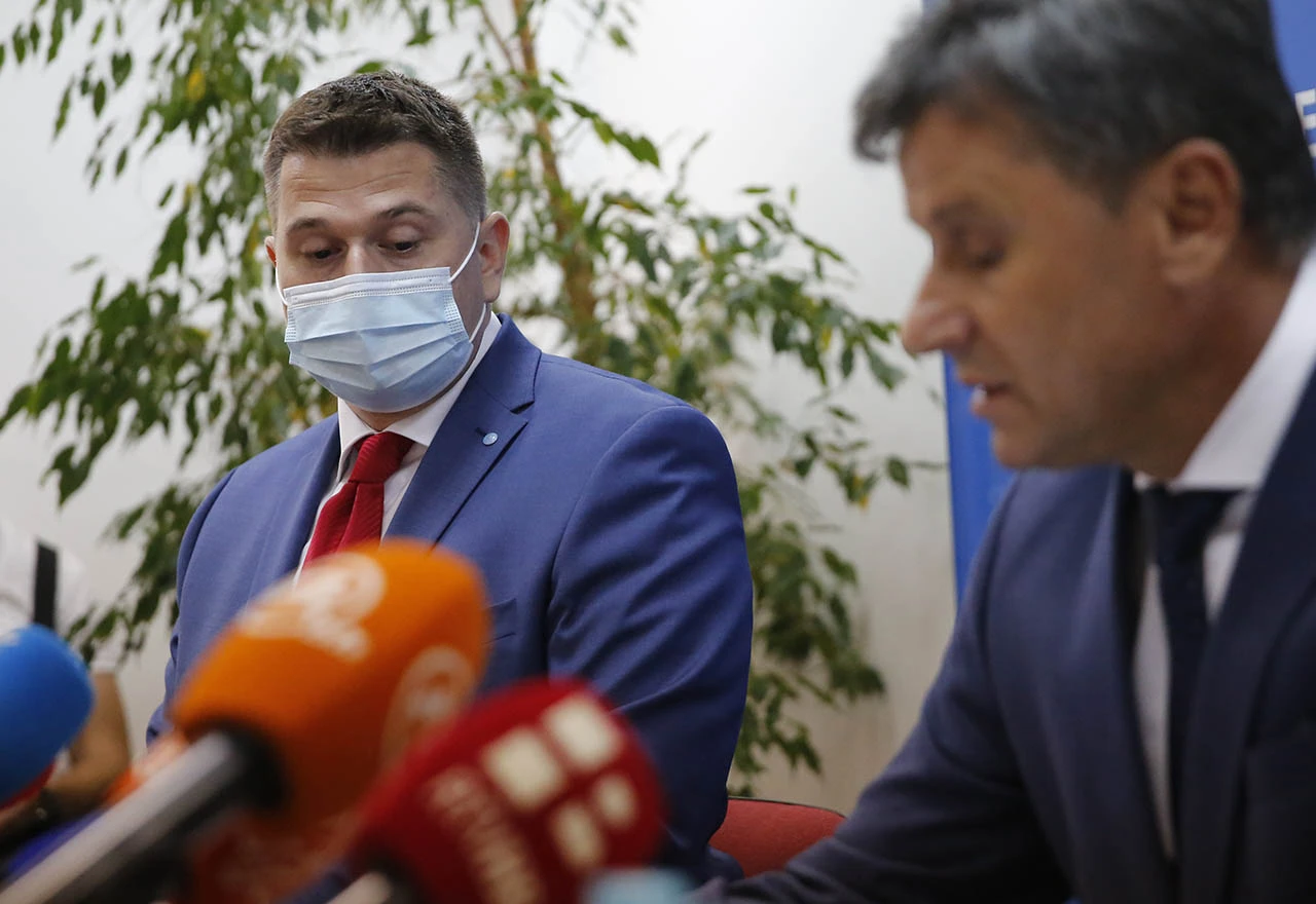 Novalić najavio dolazak cjepiva Sinopharm, Skočibušić Pfizera 