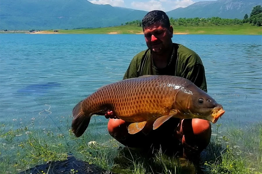 Gruđanin na Ramskom jezeru ulovio ribu od 17,5 kg!