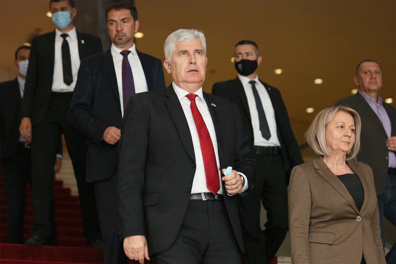 Čović podsjetio da je na sebi osjetio bonske ovlasti