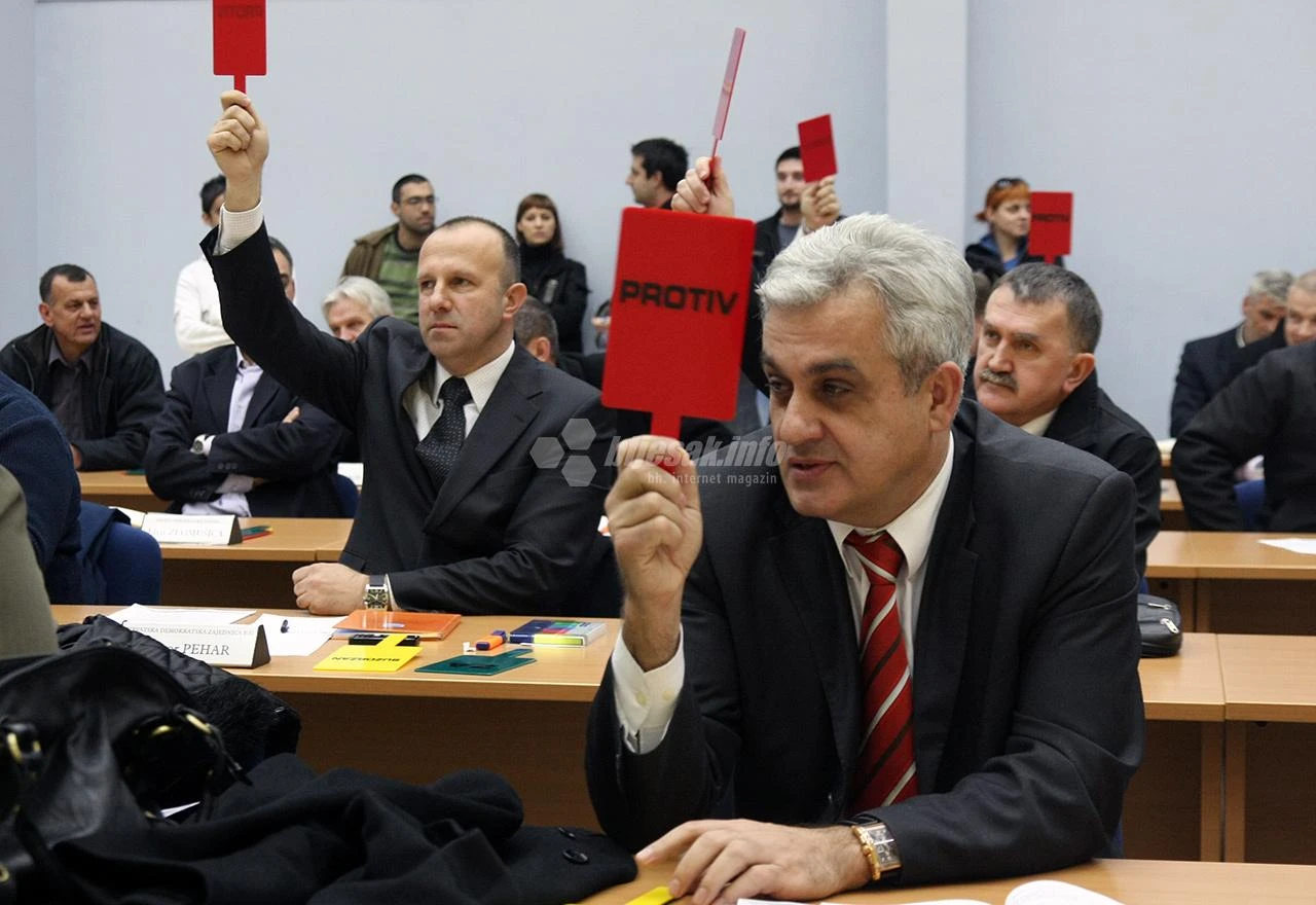 Vijećnici nisu htjeli glasovati o Bešlićevom radu