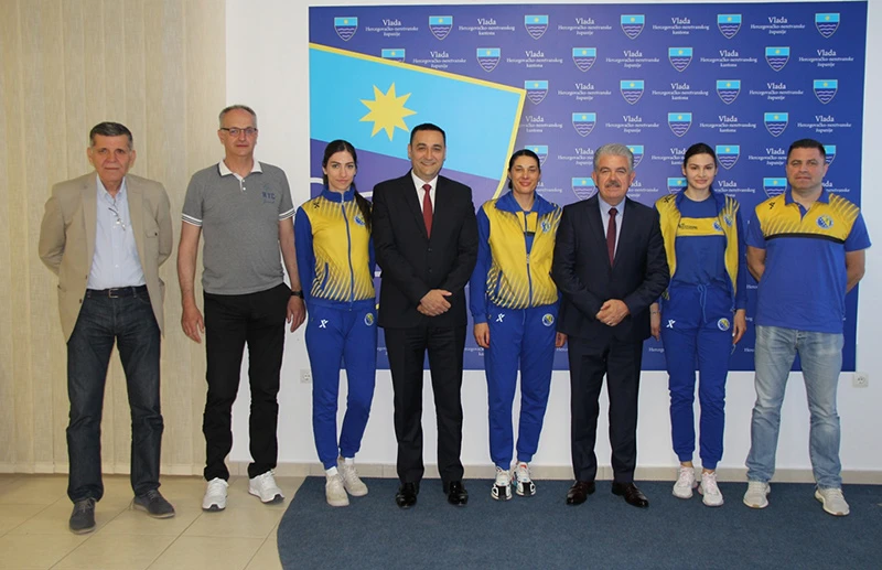 Herceg i Hadžović s bh rukometašicama
