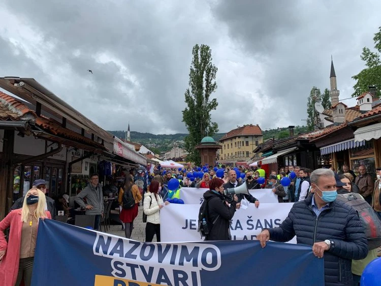 Prosvjedna šetnja u Sarajevu - Našim venama teku donacije