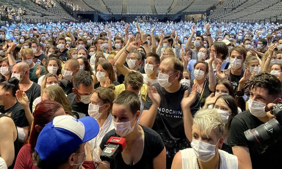 Lagano vraćanje u normalu - Pariz organizirao rock koncert s 5.000 ljudi