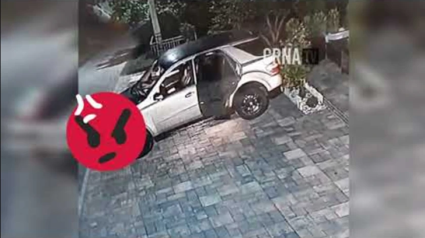 Deset sekundi za 'upad' u Mercedes