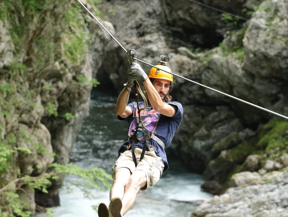Zip-line Borak: Atrakcija za ljubitelje adrenalina