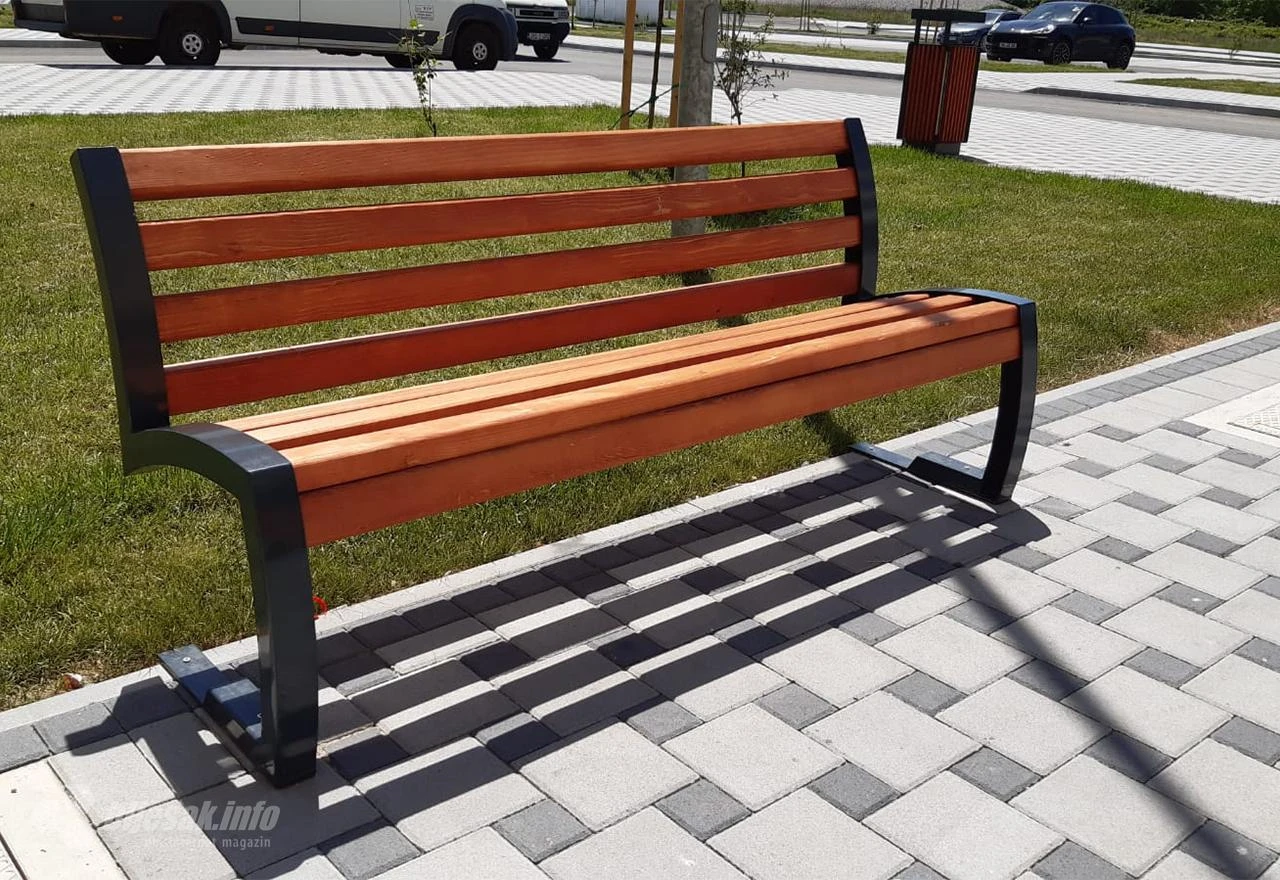 Čapljina: Postavljene nove i obnovljene stare klupe