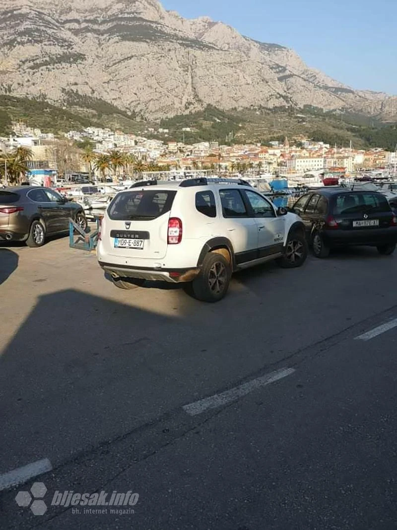 Suspenzija zaposleniku Ministarstva koji je sa službenim vozilom uživao u Makarskoj