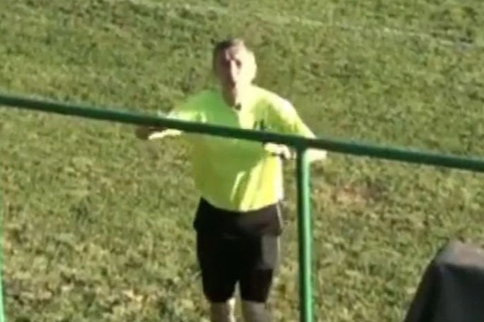 VAR za siromašne: Sudac u Srbiji pitao navijača je li bio penal!?