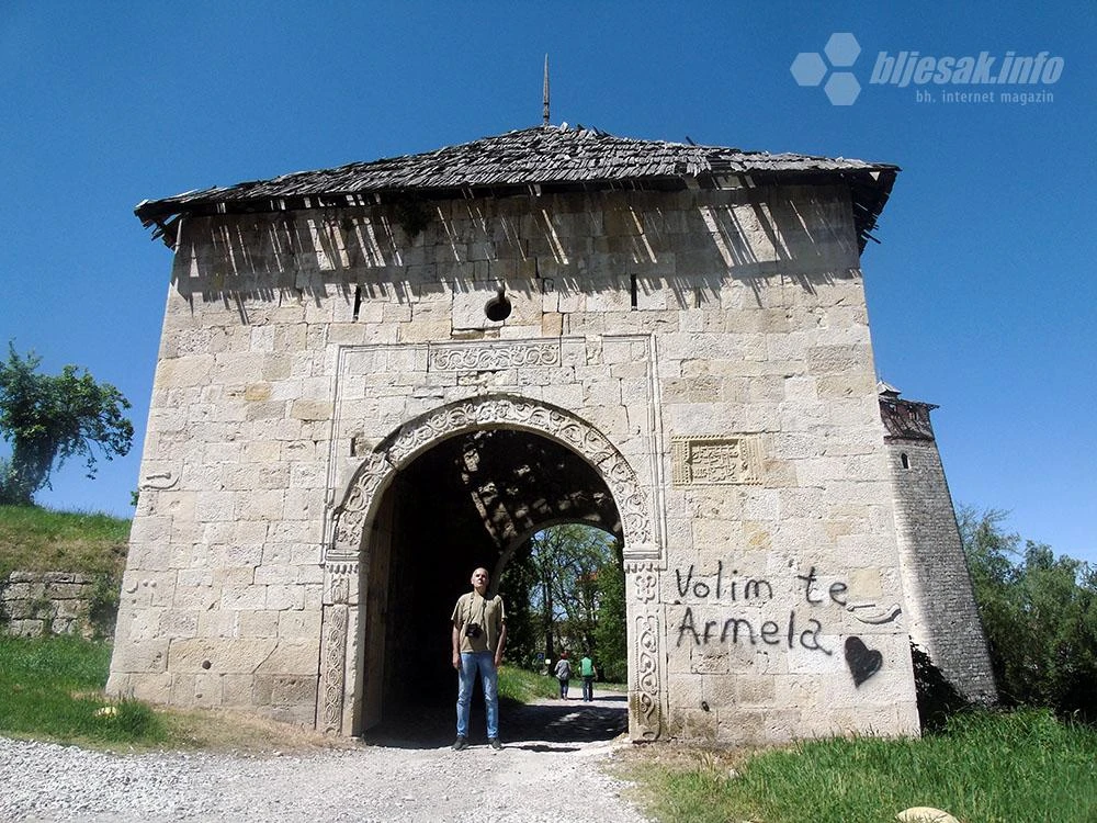 Gradačac: Pusta osta bijela kula Zmaja od Bosne