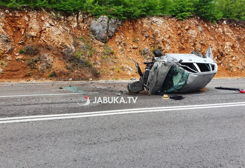 Jedna osoba ozlijeđena u prevrtanju automobila na cesti Posušje-Grude