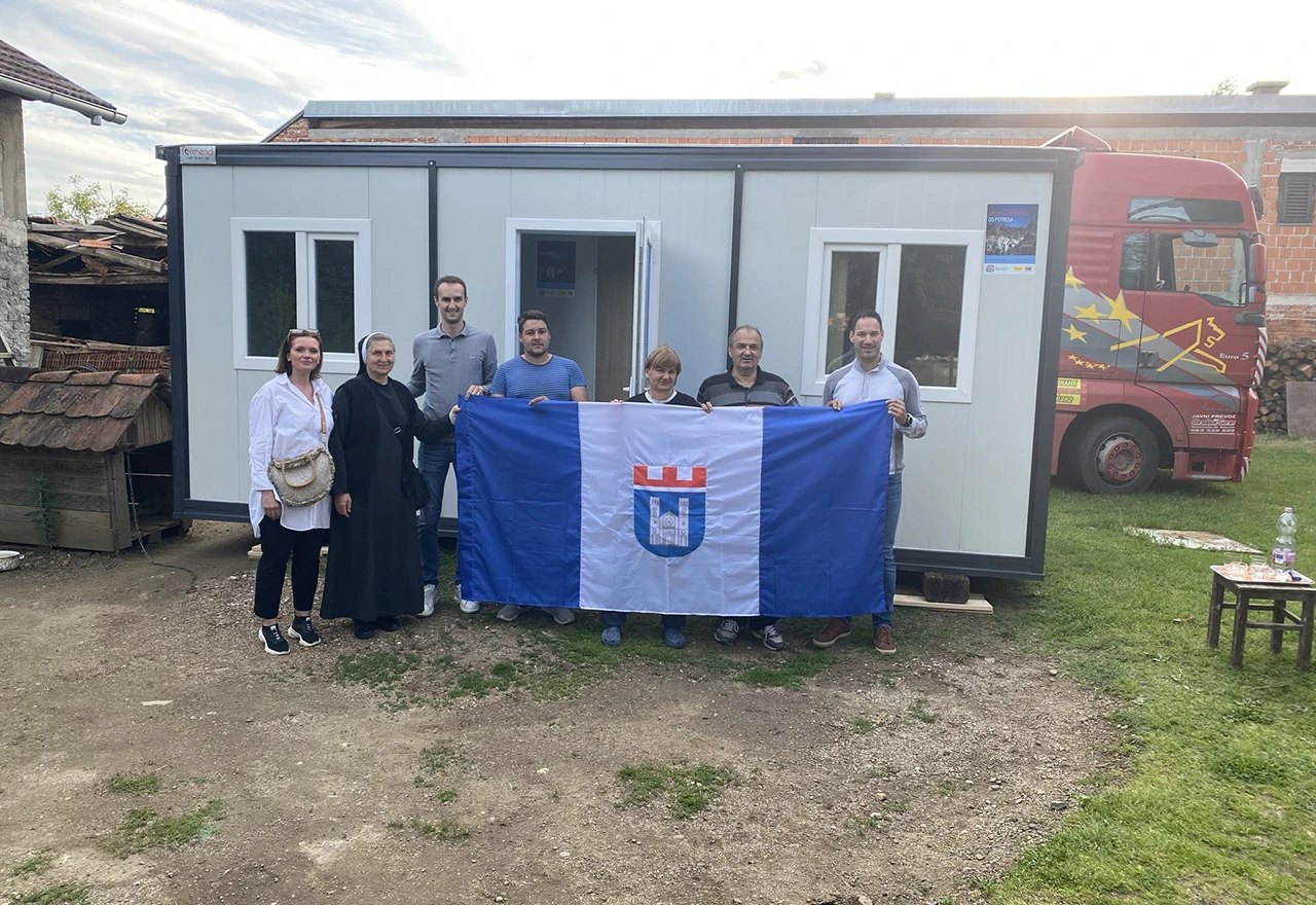Širokobriježani donirali kontejner Petrinji