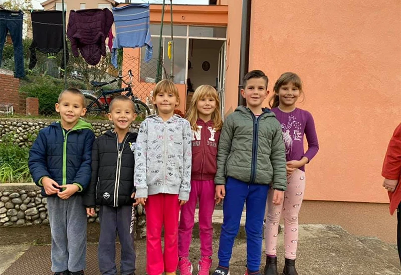 Pomozimo sedmeročlanoj obitelji da dobiju svoj dom!