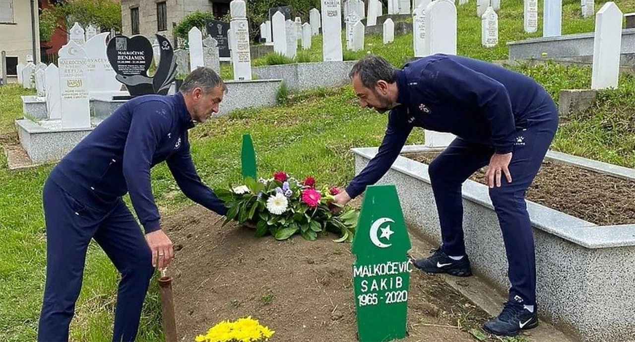 Izaslanstvo NK Široki Brijeg posjetili grob Sakiba Malkočevića