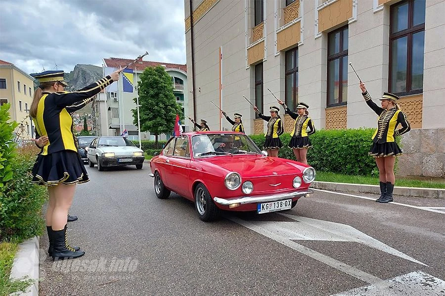 Oldtimeri okupirali mostarske ulice