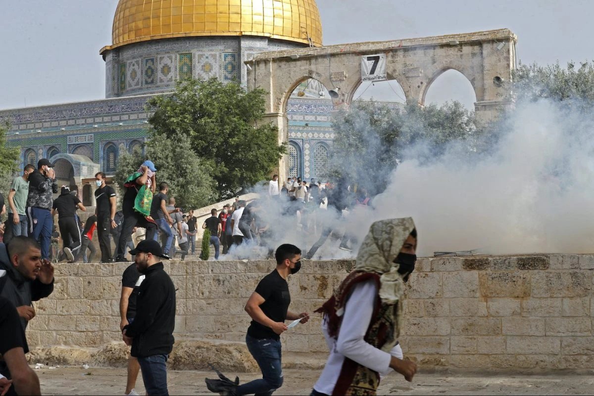 Izrael gomila snage uzduž granice s Gazom, raketni napadi i zračni udari eskalirali
