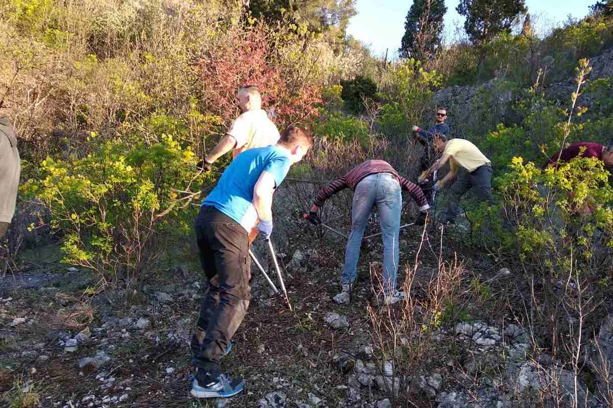 Devastirana tek uređena austrougarska staza od Panjevine do Huma