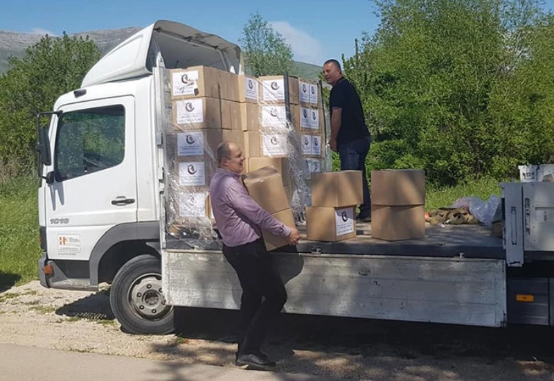 Bošnjacima u Istočnoj Hercegovini 250 prehrambenih paketa od Merhameta Švedske