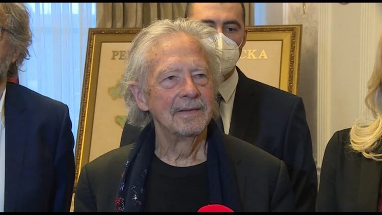Handke stigao u BiH uprkos 'jakim vjetrovima'
