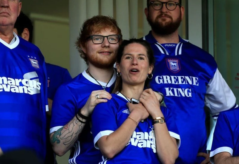 Ed Sheeran postaje sponzor nekad slavnog engleskog kluba