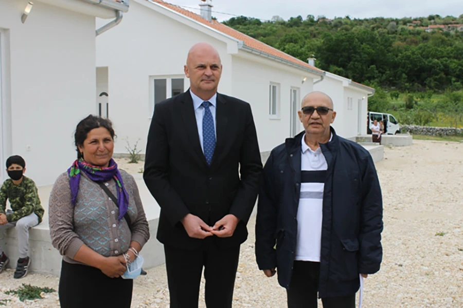 Tri romske obitelji u Stocu dobile na korištenje stambene objekte