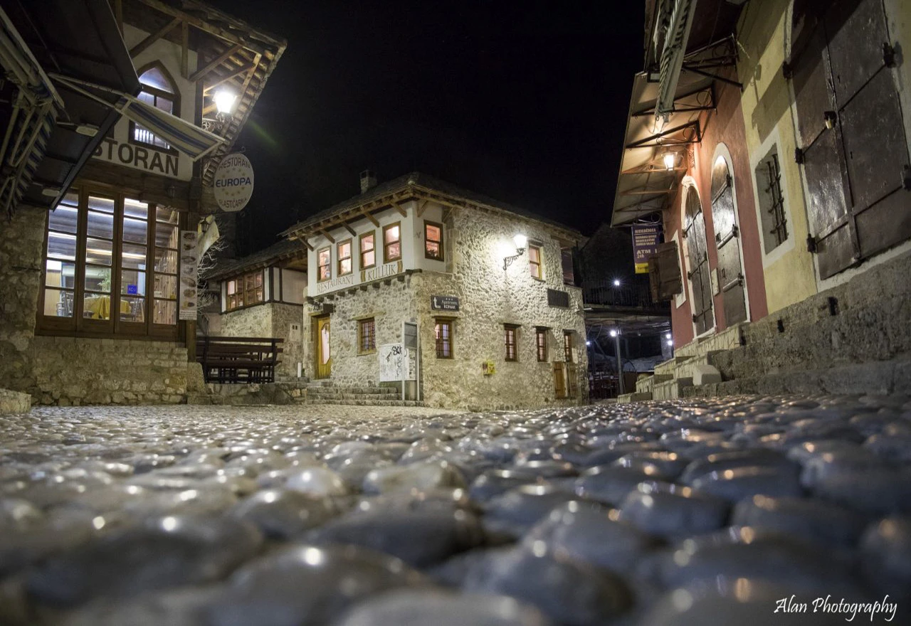 Vlast kritizira Turističku zajednicu, Zajednica kritizira vlast