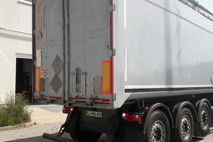 Započeo transport: Mostarski mulj odlazi u Austriju