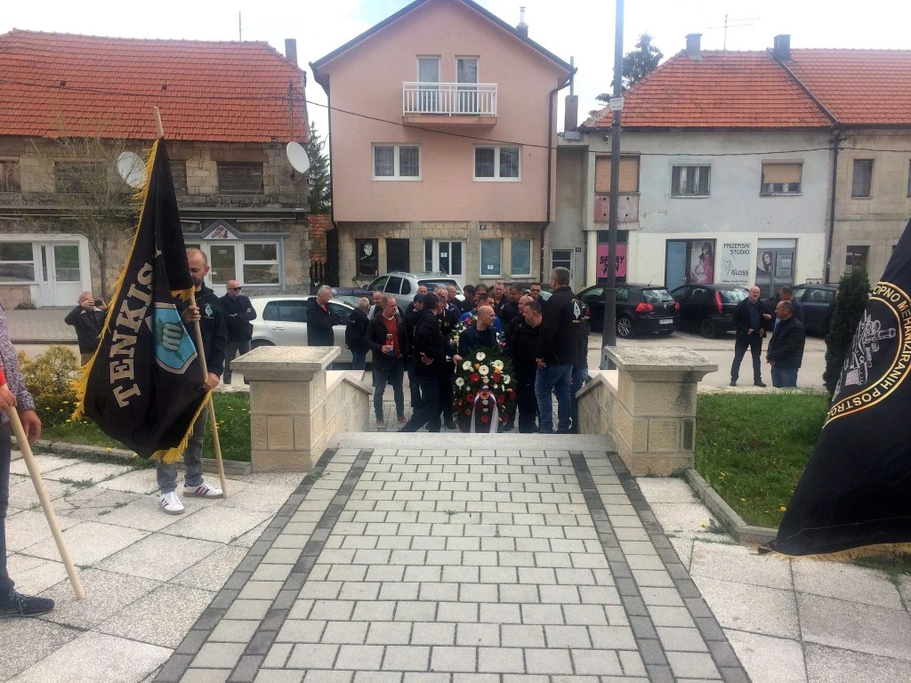 U Tomislavgradu susret pripadnika oklopnih postrojbi HV i HVO-a