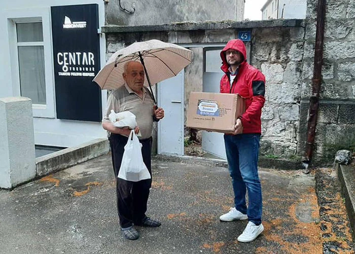 Somuni i hurme za postače u  Istočnoj Hercegovini, paketi za slabo situirane obitelji