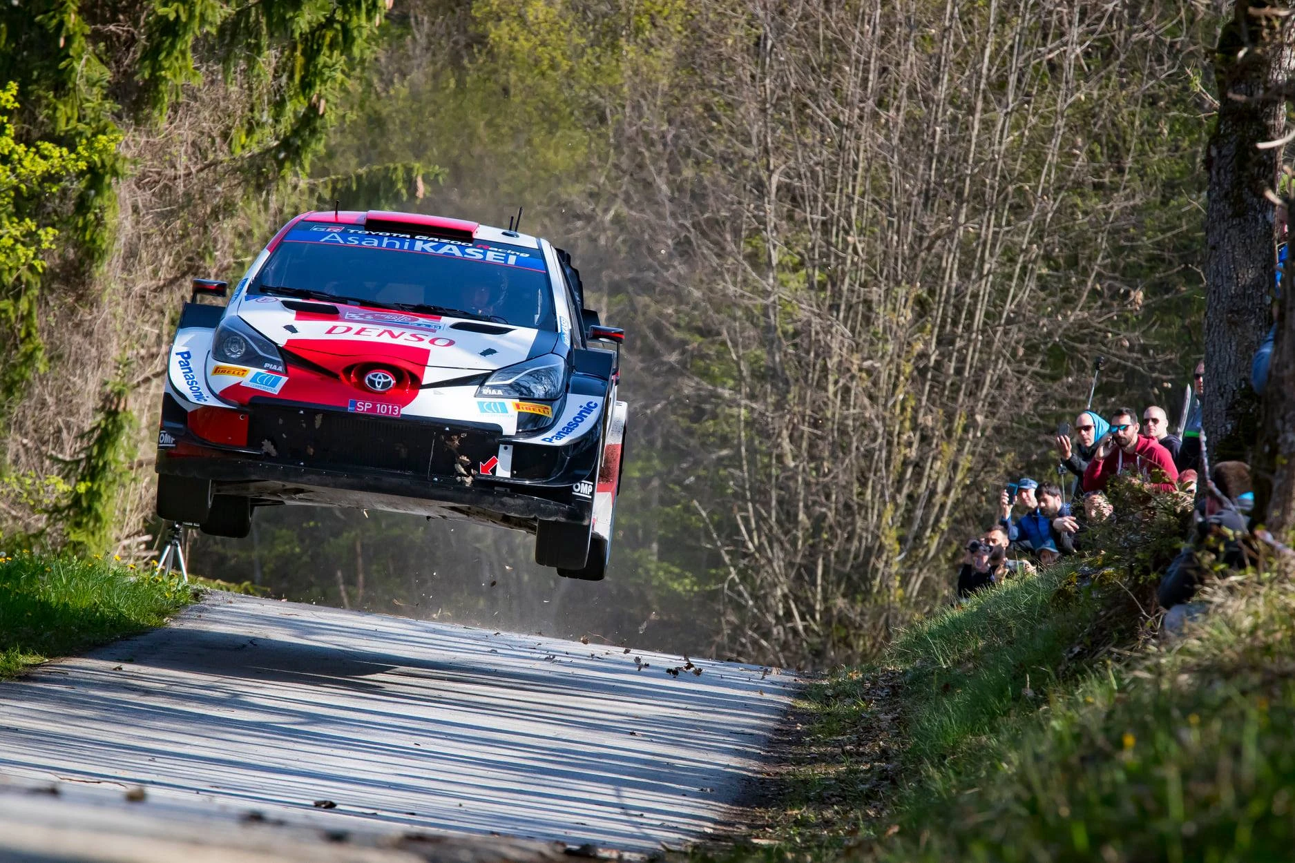 Vodi Neuville, ispao vodeći u SP Rovanperä