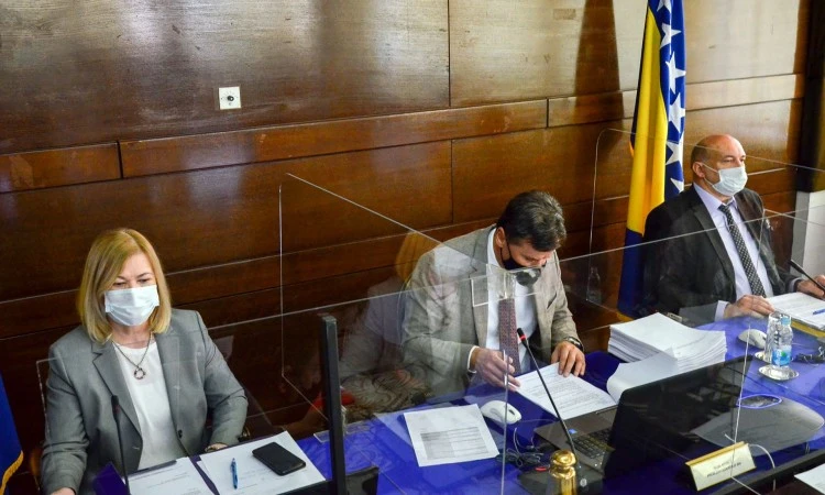 Federacija dužna 6,16 milijardi KM