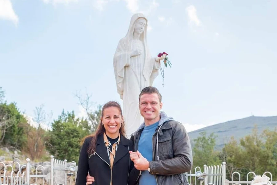 Mladi par iz Austrije se zaručio na Brdu Ukazanja