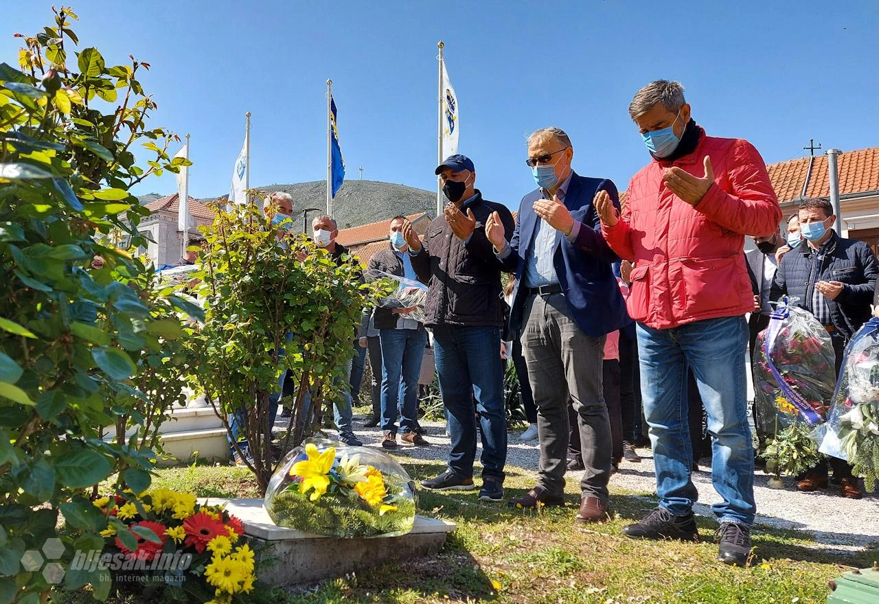 Dan Armije: Odana počast i na mostarskim Šehitlucima