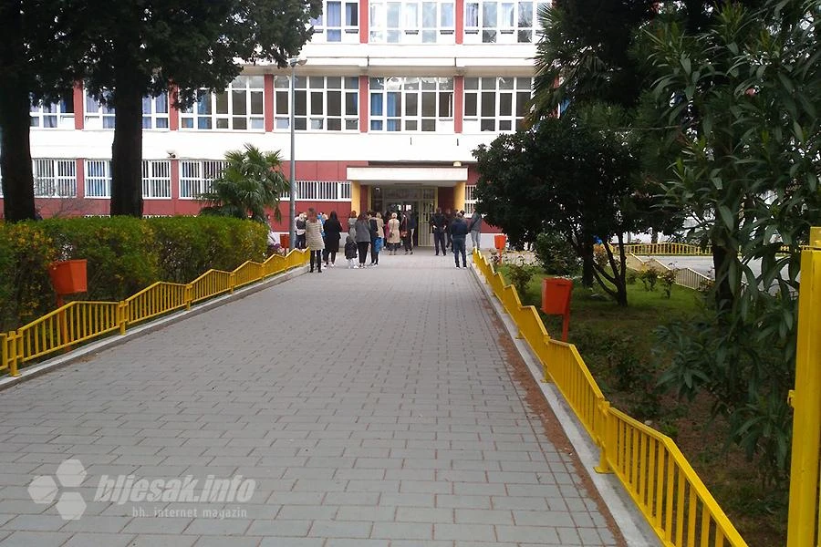 Roditelji džabe prosvjedovali: Ravnateljstvo ne odustaje