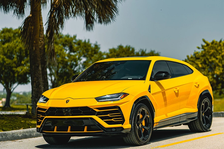 Uvoz skupocjenih vozila u BiH: Za dva Lamborghinija milijun KM