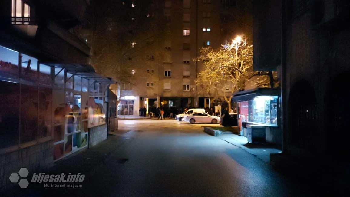 VIDEO | Noćna prosvjedna šetnja protiv policijske brutalnosti u Mostaru