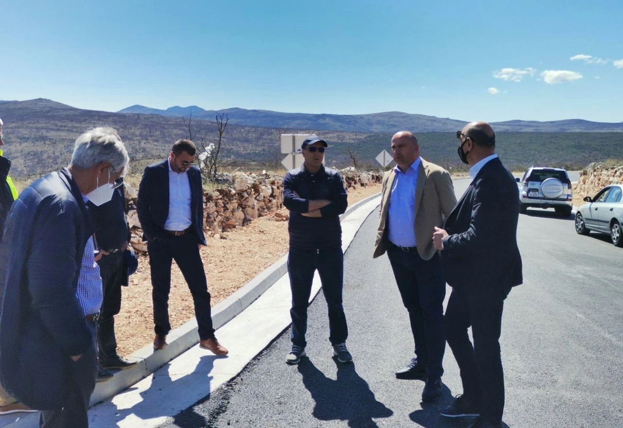 Lasić obišao gradilišta Južne obilaznice Mostara i dionice Neum - Stolac