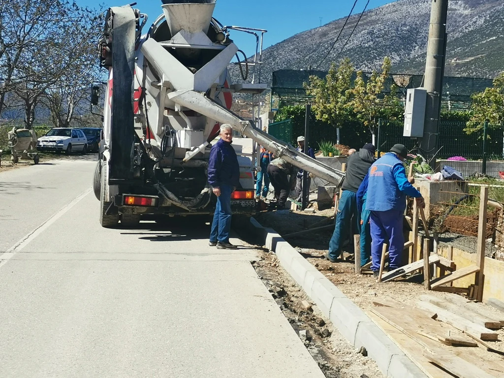 Još malo i moći će se koračati nogostupom u Raštanima