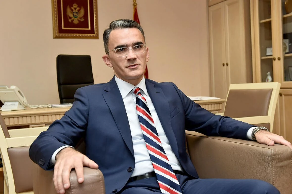 Crnogorski premijer smjenjuje ministra koji je negirao genocid u Srebrenici