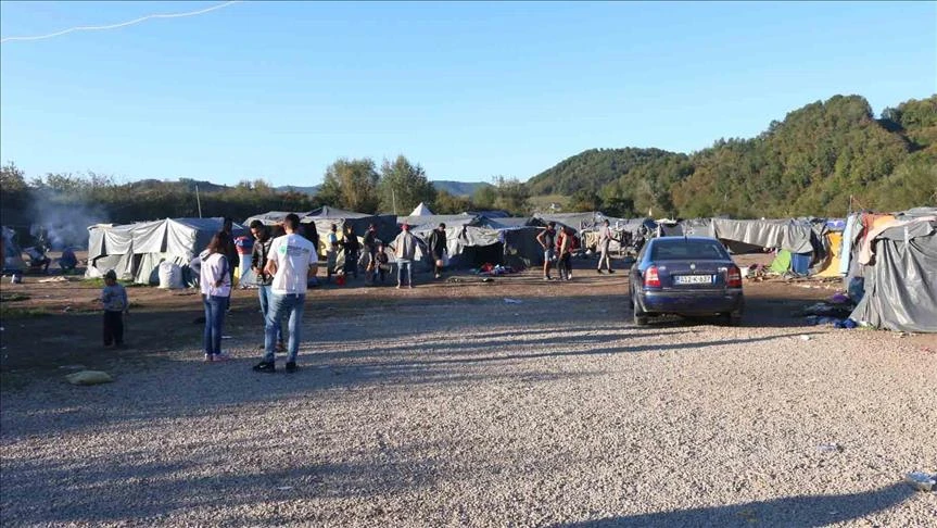 Prihvatni kamp novi klaster virusa korona, migranti u izolaciji