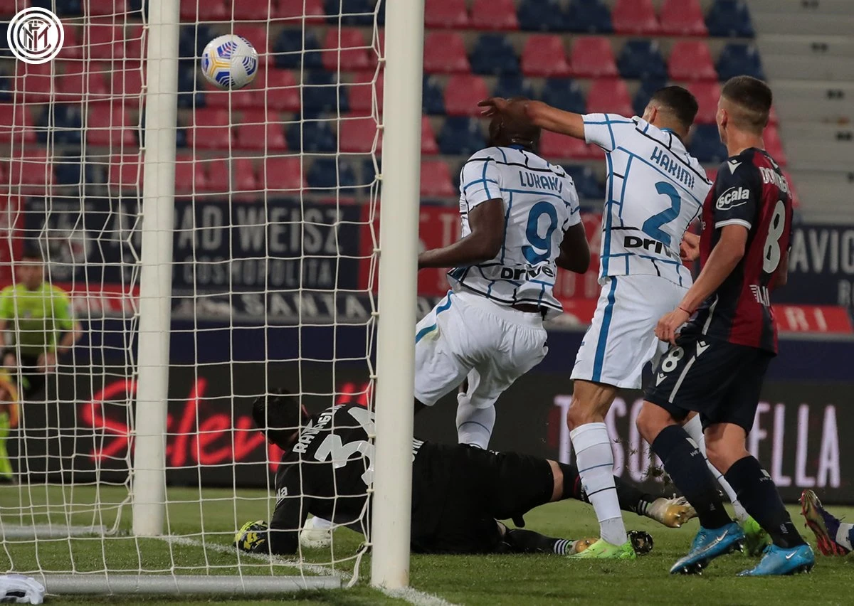 Inter pobjedom u Bologni stavio jednu ruku na pehar prvaka Italije
