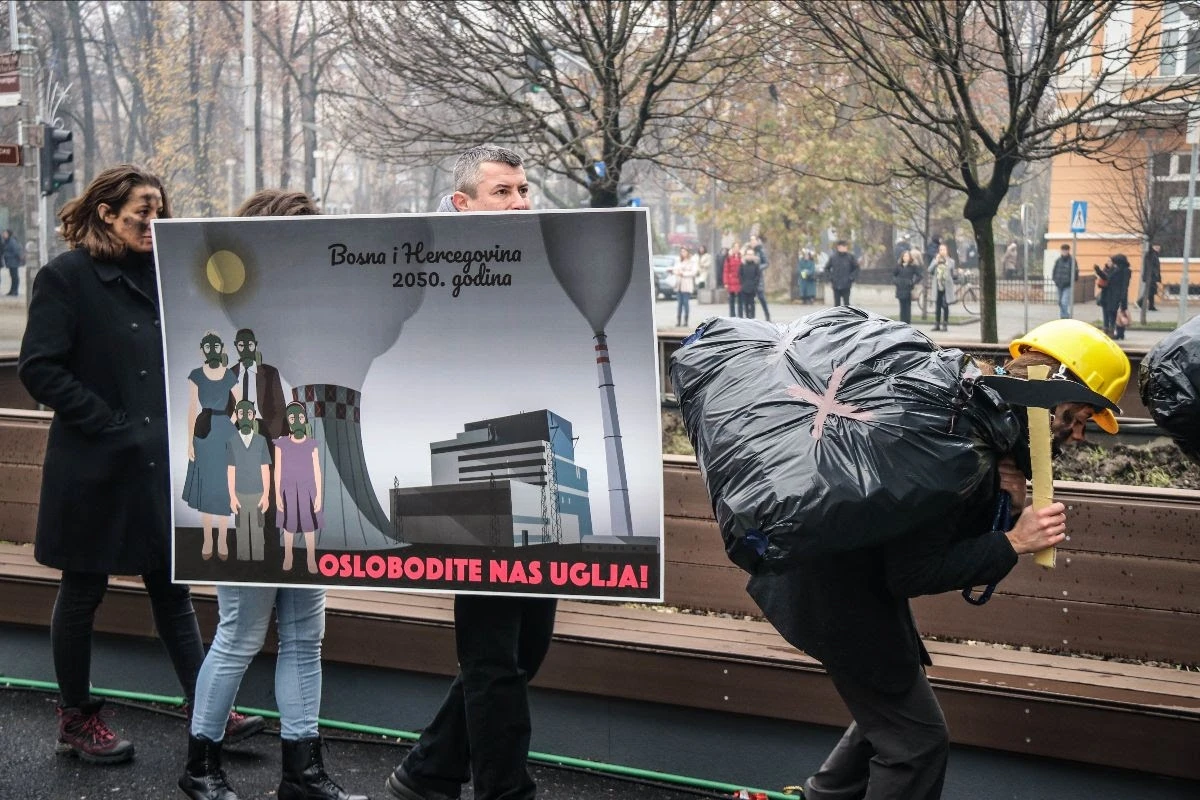 BiH nadomak društvenog i ekonomskog kolapsa
