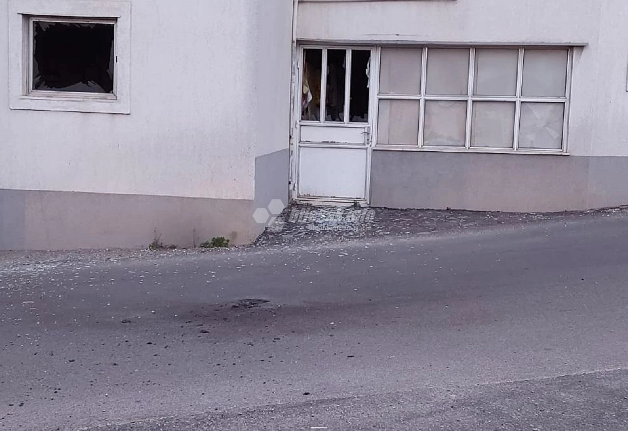 Mostar: Ispred obiteljske kuće bačena eksplozivna naprava