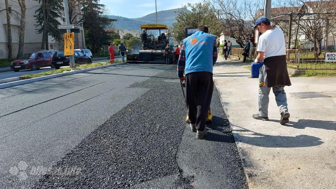 Asfaltirana i druga traka u Ulici Blajburških žrtava