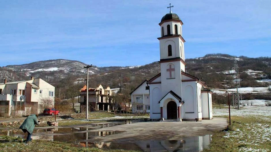 Fata Orlović: Maknite crkvu ili ću je minirati