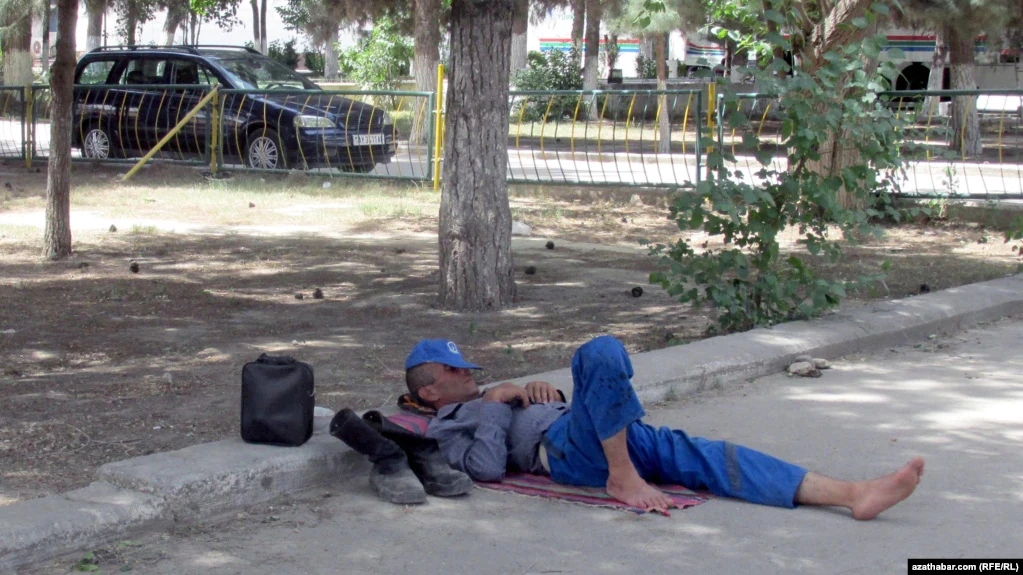 Turkmenistan: Policija privodi ljude koji izgledaju neuredno i zapušteno